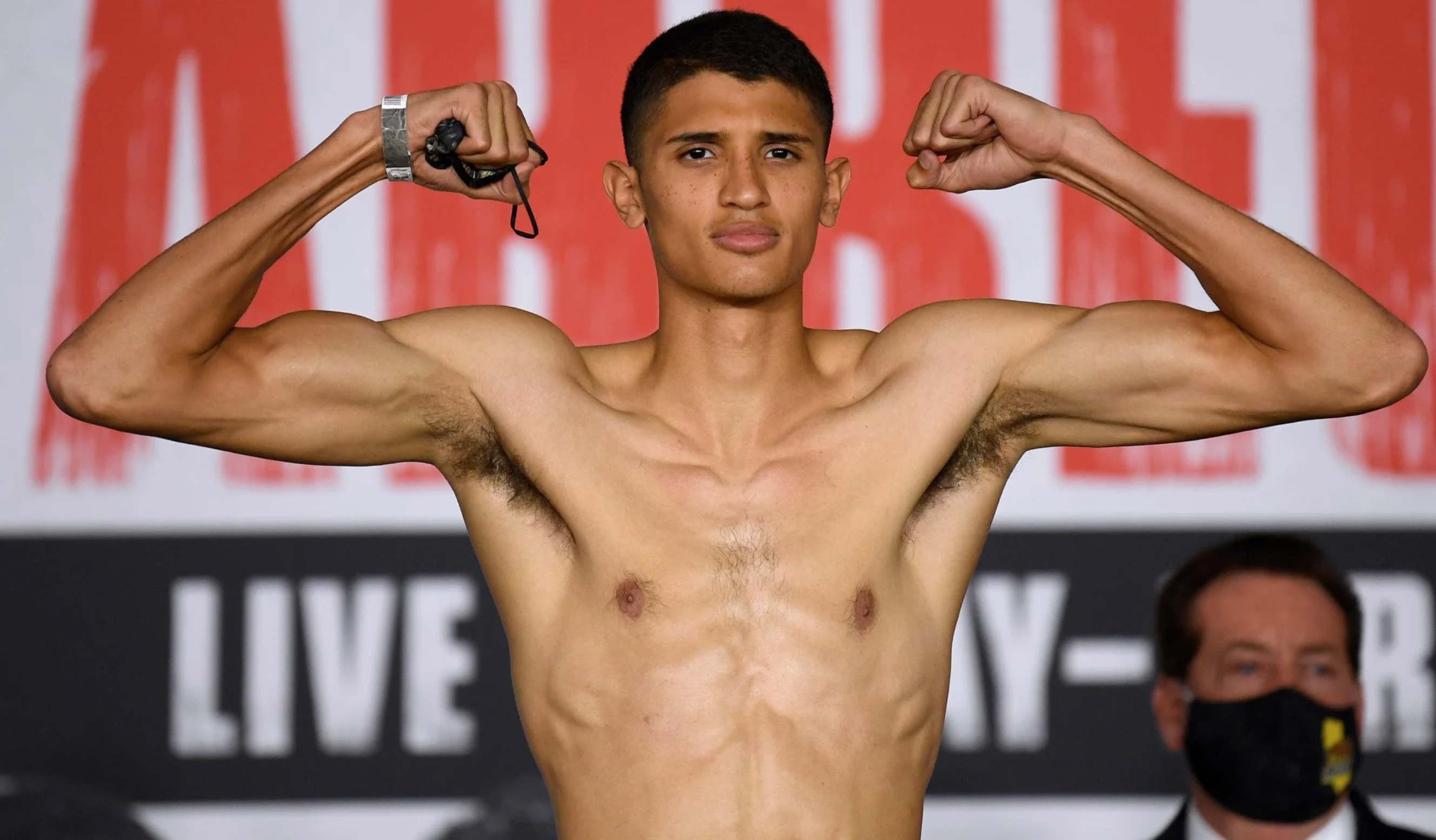 WBO забовʼязала Фундору провести бій з Крофуордом